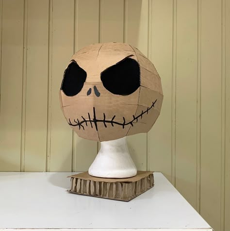 Skeleton Art Head, Halloween Decor With Cardboard, Diy Jack Skellington Head, Skeleton Head Template, Cardboard Halloween Decorations Diy, Cardboard Skeleton, Halloween Town Characters, Cardboard Skull, Nightmare Before Christmas Diy