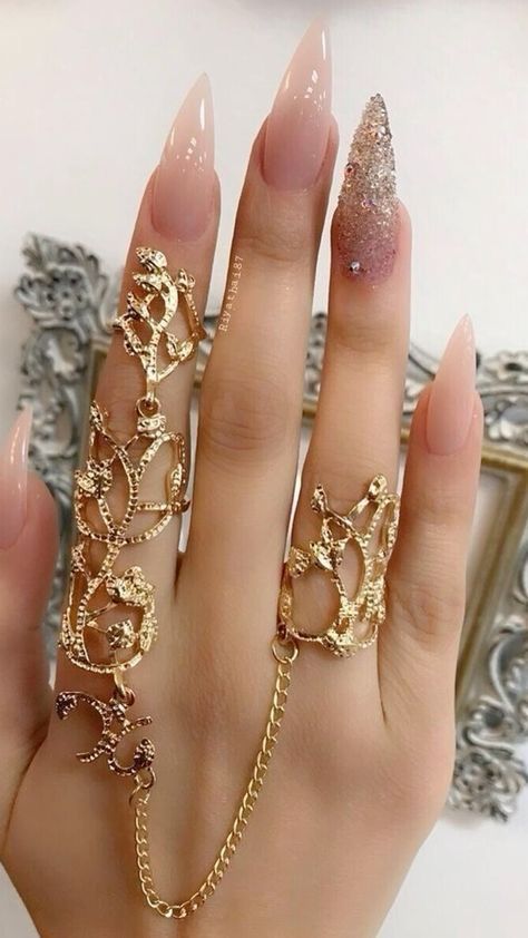 Fest Outfits, Hand Jewelry, Fantasy Jewelry, Girly Jewelry, Cute Acrylic Nails, Jewelry Inspo, Stylish Jewelry, Pretty Jewellery, Cute Jewelry