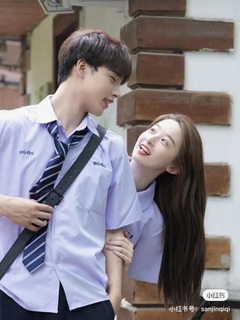 High School Couples, High School Love, Couple Poses Reference, Beautiful Casual Dresses, Aesthetic Grunge Outfit, Love Scenes, Ulzzang Couple, Boy And Girl Best Friends, Human Poses Reference