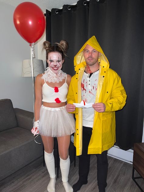 Halloween couples costume It Couples Costume Clown, Couples Clown Halloween Costumes, Clown Costume Couple, Couples Clown Costumes, Travestimento Halloween, Clown Couple Costume, Hot Halloween Costume Ideas, Couples Costume Halloween, Halloween Casal