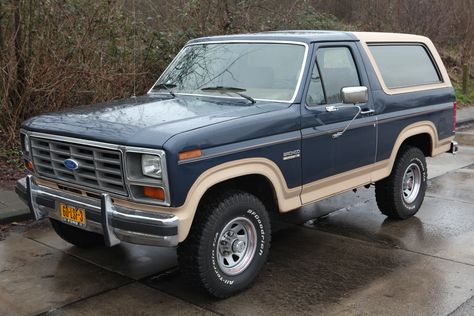 road trip 1980s Bronco, 1980s Ford Bronco, 1986 Ford Bronco, Old Ford Bronco, Ford Bronco Ii, Ford Suv, Classic Ford Broncos, Ford Broncos, Bronco Ii