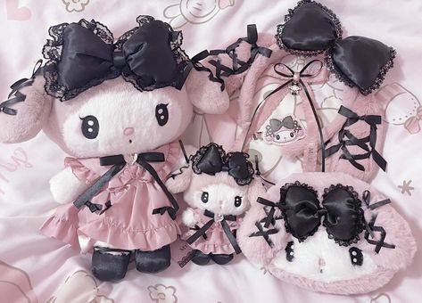 Kei Visual, Kei Fashion, Jirai Kei, Hello Kitty Items, Oui Oui, J Fashion, Sanrio Characters, My Melody, Gothic Lolita