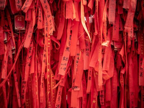 Red Chinese Aesthetic, Chinese Culture Art, Free Texture Backgrounds, The Doors Of Perception, Crown Photos, Chinese Aesthetic, Water Images, Living Room Essentials, Close Up Photography