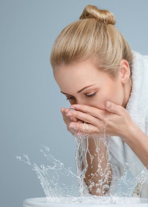 How to Wash Your Face the Right Way Woman Washing Face, Beauty Hacks That Actually Work, Get Rid Of Pimples, Rid Of Pimples, Healthier Alternatives, Chair Aesthetic, Washing Face, How To Get Rid Of Pimples, Daily Beauty Routine