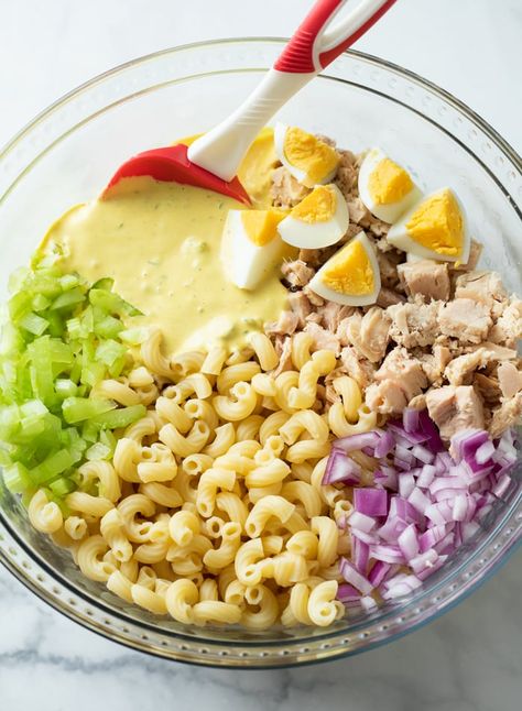 This creamy Tuna Pasta Salad recipe is served with macaroni, eggs, celery, onions, peas, and of course- tuna fish. This makes an easy lunch, snack, or side dish that is pulled straight from the fridge and served cold! Creamy Tuna Pasta Salad, Easy Marinated Chicken, Tuna Salad Recipe Easy, Macaroni Salads, Tuna Pasta Salad Recipes, Tortilla Soup Easy, Tuna Macaroni Salad, Creamy Tuna Pasta, Creamy Chicken Tortilla Soup