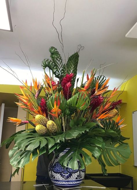 Tropical Floral Arrangements Large, Large Fresh Flower Arrangements, Monstera Floral Arrangements, Modern Tropical Floral Arrangements, Large Tropical Flower Arrangements, Tropical Arrangements Floral Design, Monstera Arrangement, Tropical Flowers Arrangements, Flower Arrangements Tropical