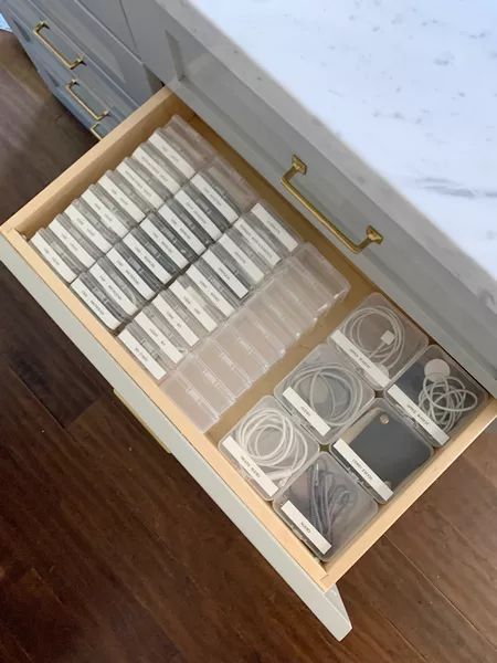 Tech Drawer Organization, Cable Organization Storage, Cord Organization Storage, Dresser Top Organization Ideas, Electronic Storage, Organization Goals, Electronics Organization, Sparking Joy, Tech Storage