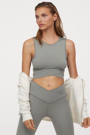 Sporty Fits, Sports Fashion Design, Activewear Trends, Cut Out Leggings, Athleisure Trend, Sport Clothes, Sport Women, Sport Tights, Men Photography