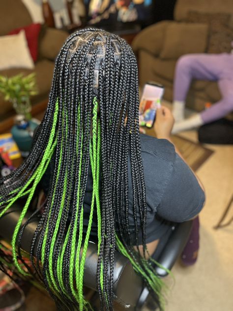 Green Peakaboo Braids, Green Skunk Stripe Knotless Braids, Green Peekaboo Braids, Peekaboo Knotless, Cute Box Braids, Twist Braid, Cute Braided Hairstyles, Birthday Hair, Cute Box Braids Hairstyles