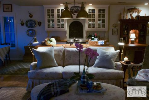 The Cottage Next Door: A Peek at Nancy's Living Room - Nell Hills Rosehill Cottage The Holiday, Mary Carol Garrity Cottage, The Lily Pad Cottage, Frog Ideas, English Country Interiors, Nell Hills, Decor Makeover, Euro Trash, Cute Cottage