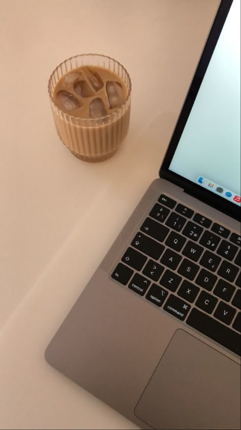 Computer And Coffee Aesthetic, Coffee Astethic, Computer Photo, Medical School Inspiration, Coffee Obsession, Architect Design House, Coffee Pictures, Coffee Crafts, Cozy Aesthetic