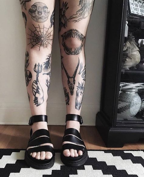 Stomach Tattoos Women Words, Mini Tattoos Finger, Small Earthy Tattoos, Tattoos Stomach, Tattoos Finger, Knee Tattoos, Earthy Tattoos, Tattoos Aesthetic, Stomach Tattoos Women