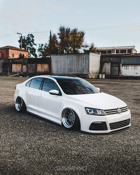 Volkswagen Vento Modified, Vw Vento Modified, Volkswagen Passat Modified, Modded Cars, Jetta Mk6, Stance Cars, Car Volkswagen, Car Goals, Vw Cars