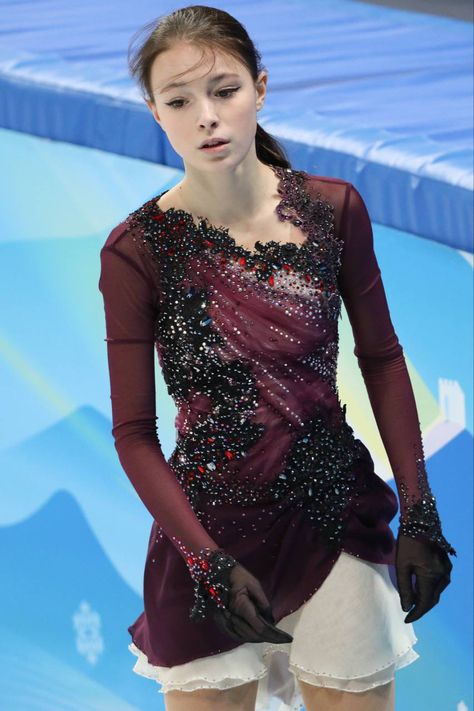 Figure Ice Skates, Russian Figure Skater, Anna Shcherbakova, Ice Princess, Anya Taylor Joy, Skating Dresses, Figure Skater, Fav Celebs, Ice Skating