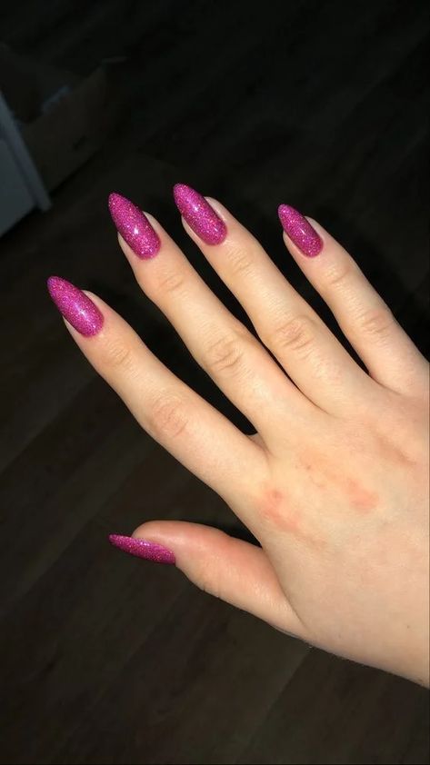 Sparkle Hot Pink Nails, Acrylic Nails Magenta, Magenta Glitter Nails, Magenta Almond Nails, Magenta Pink Nails, Hot Pink Sparkly Nails, Pink Sparkly Acrylic Nails, Barbie Nails Design, Sparkly Pink Nails