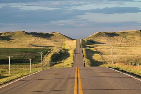 The Old Red Old Ten Scenic Byway is one of the most charming drives you can take through North Dakota. North Dakota Aesthetic, Dakota Aesthetic, North Dakota Badlands, North Dakota Travel, South Dakota Vacation, Road To Nowhere, Western Region, Rustic Retreat, Rapid City