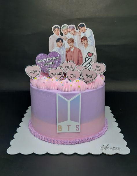 Bts Printable Cake Topper, Bts Cake Topper Printable, Bts Birthday Cakes, Bts Cake Ideas, Bts Cake Birthday Ideas, Bts Inspired Cake, Bts Cake Simple, Bts Cake Design, Kpop Cake Ideas