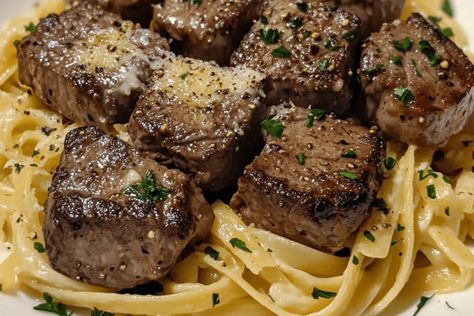 Savor tender garlic butter steak bites paired with creamy Parmesan pasta in this quick and delicious recipe. Perfect for dinner! Garlic Steak Pasta, Creamy Parmesan Pasta, Steak And Pasta, Garlic Butter Steak Bites, Butter Steak Bites, Garlic Steak, Steak Pasta, Vodka Pasta, Butter Steak