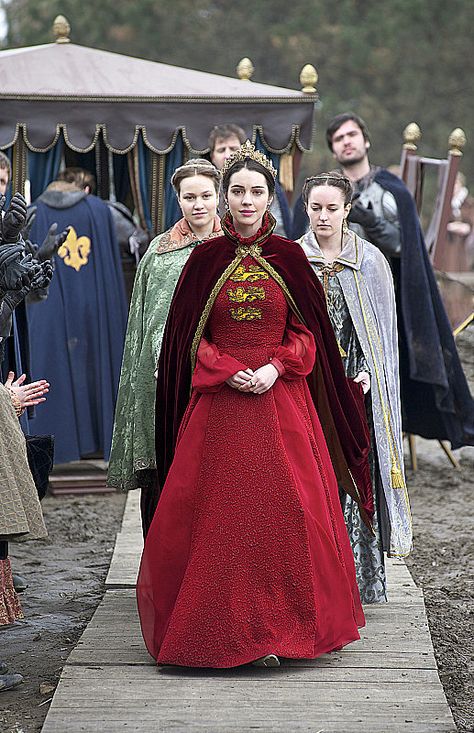 Reign dresses mary