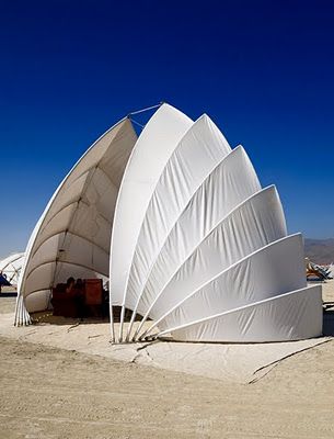 "the chiton", a shell-like collapsible structure at burning man. designed by d'milo hallerberg Temporary Architecture, Membrane Structure, Tensile Structures, Doomsday Prepping, Shelter Design, Temporary Structures, Black Rock City, Tent Design, Structure Architecture