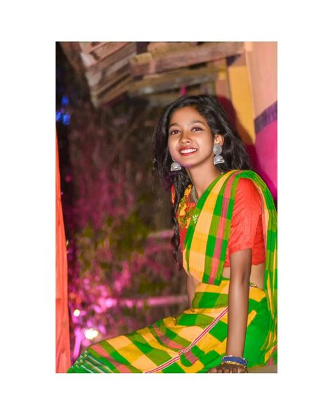 Santali Traditional Photo, Indian Bride Photography Poses, Traditional Photo, Bride Photography Poses, Pink Background Images, Girly Girl Outfits, Beautiful Casual Dresses, Screen Background, Screen Video