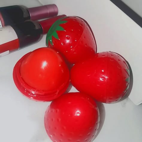 4Strawberry 🍓 lip balms Strawberry Makeup Look, Strawberry Products, Strawberry Lipstick, Lip Tips, Strawberry Things, Strawberry Lip Balm, Instagram Feed Ideas, Best Fruits, Lip Balms