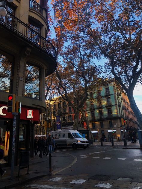 Spain Winter, Barcelona Streets, Spain Country, Spain Aesthetic, Spain Spanish, Colorful Nature, Barcelona Travel, Gap Year, Dream City