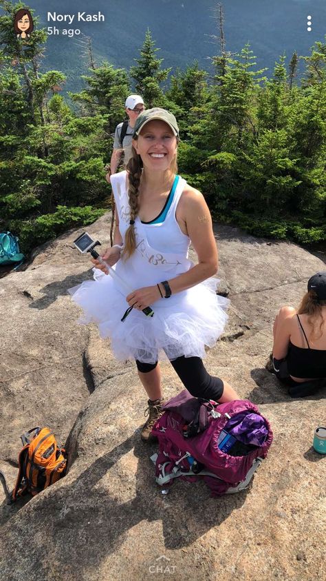 Bride Hiking Outfit Bachelorette, Hiking Bachelorette Outfits, Bachelorette Hike Outfit, Hiking Bachelorette Party Ideas, Bachelorette Hike, Hiking Bachelorette Party, Hiking Bachelorette, Hiking Party, Desert Bachelorette