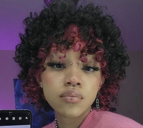 Curly Hair Colored Ideas, Curly Hair With Bangs Drawing Reference, Curly Hair With Colored Bangs, Unique Dyed Curly Hair, Curly Hair With Pink Tips, Short Curly Split Dyed Hair, Under Color Curly Hair, Short Curly Dyed Hair Black Women, Short Curly Hair Peekaboo Color