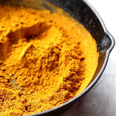 Jamaican Curry Powder - Spice Chronicles Jamaican Curry Powder Recipe, Carribean Curry, Caribbean Curry, Turmeric Tea Benefits, Jamaican Curry Powder, Curry Spice, Frugal Cooking, Carribean Food, Jamaican Curry