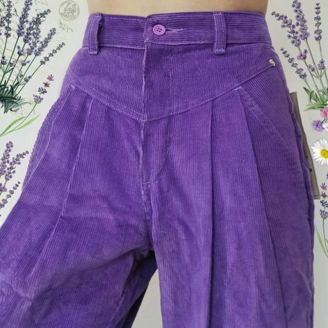 Ropa Upcycling, Armor Clothing, Chica Cool, Rocker Style, 1980s Fashion, Thrift Fashion, Mode Inspiration, Corduroy Pants, Lorraine