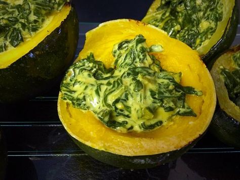 Creamy Spinach stuffed gem squash | my version Gem Squash Recipes, Saturday Meals, Squash Acorn, Gem Squash, Healthy Squash Recipes, Halaal Recipes, Acorn Squash Recipes, Baked Squash, African Recipes