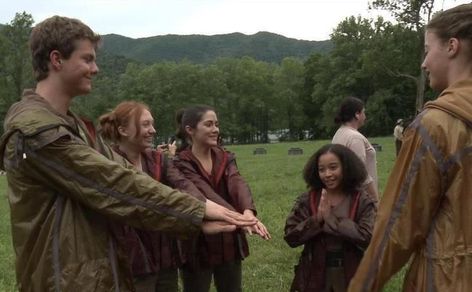 Jack Quaid, Isabelle Fuhrman, Game Bts, Hunger Games Cast, Hunger Games Memes, Amandla Stenberg, Hunter Games, Hunger Games Fandom, Hunger Games Humor