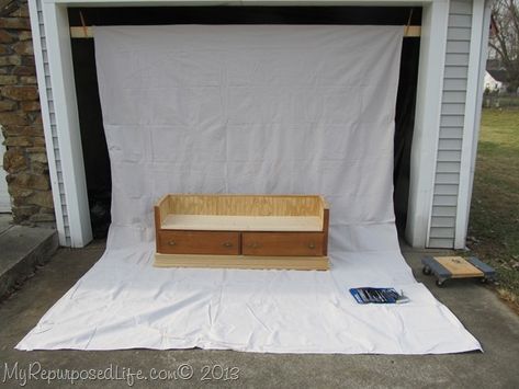 Creating a backdrop to "hang" when needed. Burlap or something with more texture would be ideal. Furniture Photography, Booth Designs, Recycling Projects, Photographer Tips, Photography Backdrops Diy, Staging Furniture, Cloth Backdrop, Etsy Tips, Sibling Photos