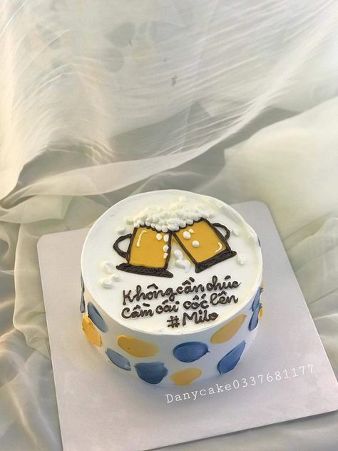 Cake for drunk boys Small Cake Designs For Men, Beer Cakes For Men Birthday, Beer Cake Design, Beer Cakes For Men, Beer Birthday Cake, Birthday Cake Beer, Birthday Beer Cake, Small Birthday Cakes, Bday Gift Ideas