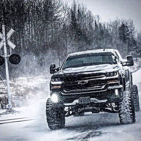 Trucks Country, Jacked Trucks, Trucks Gmc, Trucks Dodge, Chevy Trucks For Sale, Lifted Silverado, Cars Black, Chevy Trucks Older, Custom Lifted Trucks