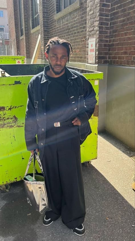 Kendrick Lamar Street Style, Kendrick Lamar Outfit Ideas, Kendrick Outfit, Kendrick Lamar Outfits, Pg Lang, Rapper Outfits Men, Kung Fu Kenny, Pretty Flacko, Men Mode