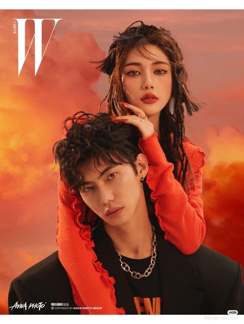 Man And Woman Reference Pose, Headshot Couple Poses Drawing, Vogue Poses 2 People, Magazine Cover Two People, Two People Modeling Poses, Two Person Model Poses, Male And Female Photoshoot Models, Duo Poses Friends Aesthetic, Man And Woman Reference