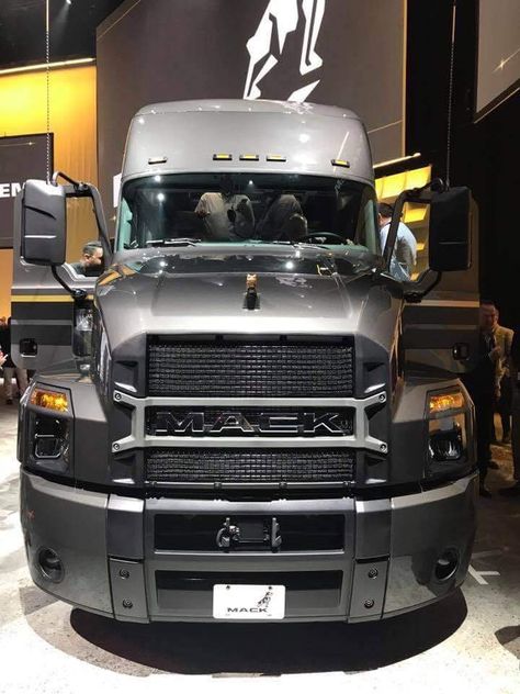 The new MACK ANTHEM.. as a mack master technician i am both happy and sad to see this truck.. its long over due got sure.. it will be interesting to see what extra Volvo software they threw in Mac Truck, Big Mack, Mack Attack, Old Lorries, Truck Pictures, Custom Big Rigs, Truck Yeah, Automotive Marketing, Old Tractors