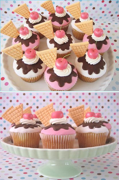 I love these Cupcakes 50s Theme Cupcakes, 50s Cupcakes, Grease Party, Sundae Cupcakes, Cupcake Piping, 1950s Party, Mini Torte, Ice Cream Cupcakes, Cream Cupcakes