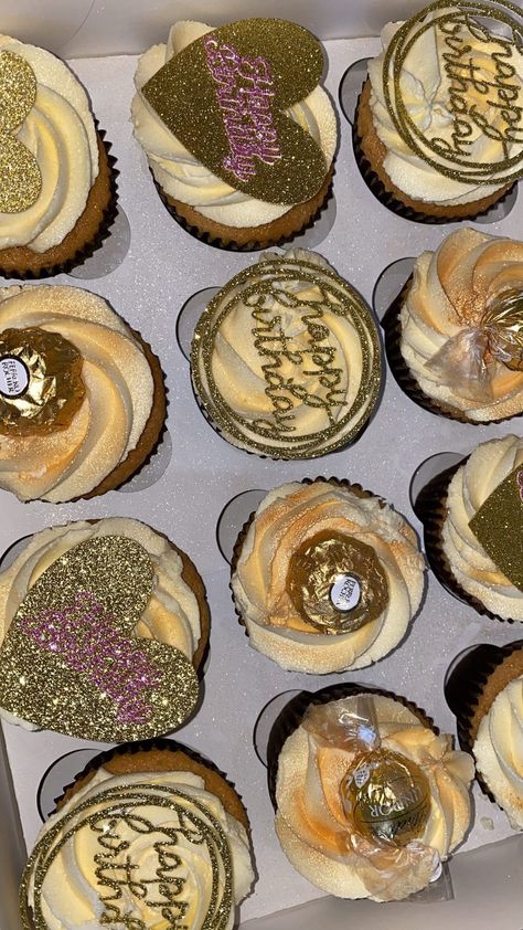 19th Birthday Cupcakes, Cake Snapchat, Bday Vibes, Wax Seals Diy, Cake Story, Abstract Face Art, 19th Birthday, Home Bakery, Flower Therapy