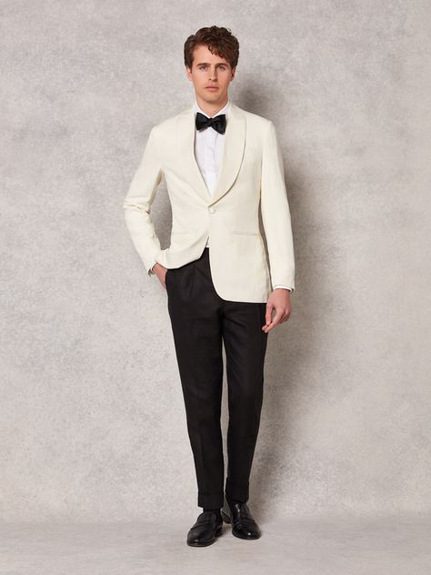 black bow tie + cream suit look Black Suit Cream Tie, Cream Tuxedo Men, Cream And Black Suit, Cream Blazer Outfit Men, Cream Suits For Men, Cream Blazer Outfit, Cream Tuxedo, Guys Aesthetic, Wedding Suits Men Black