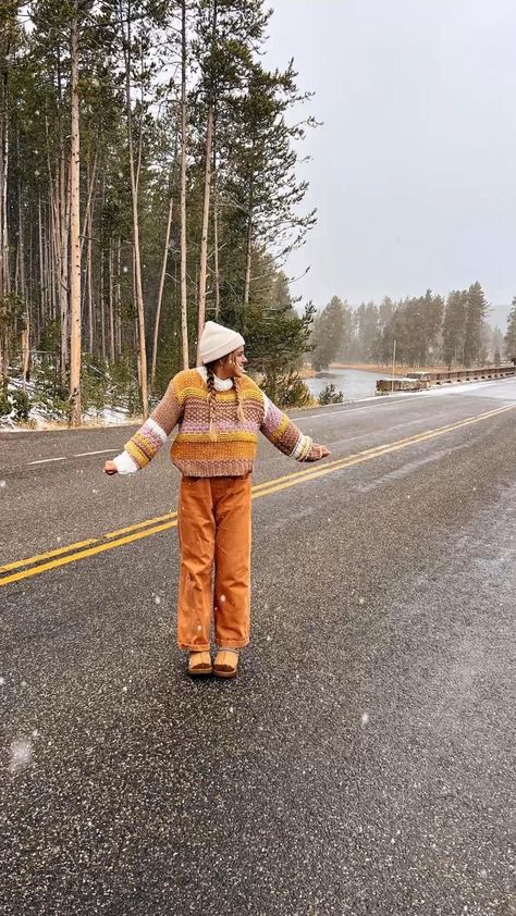 Yellowstone, Yellowstone Photography, Winter Poses | Outdoor Camping Outfits Camp Outfits Winter, Vintage Outdoorsy Outfits, Iceland Outfit Winter, Granola Girl Camping Outfits, Granola Girl Winter Aesthetic, Winter Granola Girl Outfits, Granola Girl Winter, Granola Girl Winter Outfits, Granola Winter Outfits