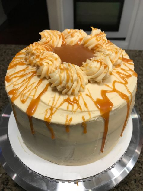 4 layer vanilla bean came with caramel buttercream. Marcus’ birthday cake Vanilla And Caramel Cake, Carmel Cake, Fiesta Cake, Caramel Buttercream, Caramel Creams, Caramel Cake, Bday Cake, Cream Cake, Homemade Cakes