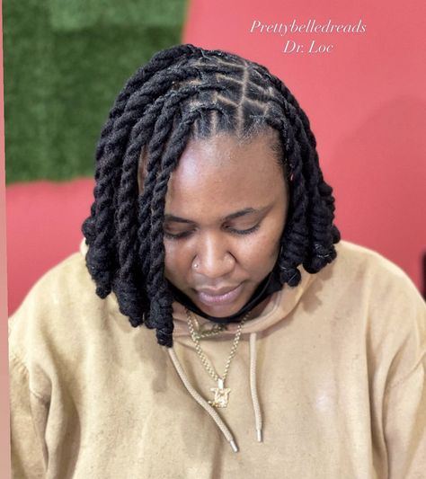 Dreadlock Styles Twists, Hairline Protective Hairstyles, Dreads Two Strand Twist, Loc Knots Styles Bob, Dred Locks Hair Styles For Women, Bob Locs Styles, Micro Locks Hair Styles, Loc Bobs, Dreadlocks Styles For Women Black