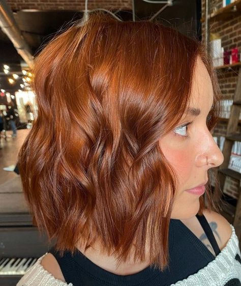 Copper Hair Color Short Bob, Copper Choppy Bob, Brown Bob With Copper Highlights, Bob Red Hairstyles, Lob Copper Hair, Bob With Copper Highlights, True Summer Red Hair, Long Copper Bob, Short Amber Hair