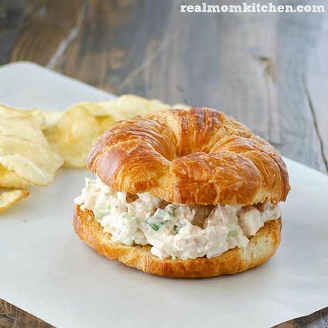 Kneaders Copycat Chicken Salad Sandwich | realmomkitchen.com Chicken Salad Sandwiches, Salad Sandwich Recipe, Chicken Salad Sandwich Recipe, Chicken Salad Ingredients, Easy Chicken Salad, Mom Kitchen, Harris Teeter, Sandwich Ideas, Sandwich Ingredients