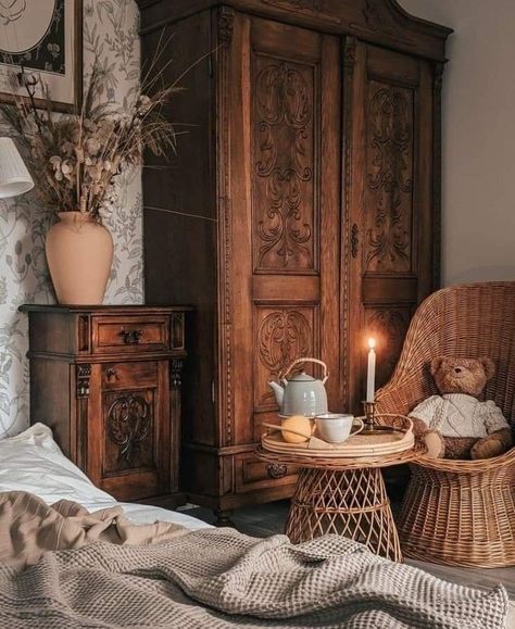 Dark Academia Kids Room, Cottage Core Kids Room, Dark Academia Nursery, Room Design Vintage, Just You And I, Dark Academia Room Ideas, Vintage Kids Room, Children's Bedroom Ideas, Cool Kids Bedrooms