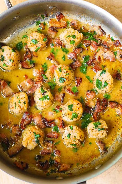 Seared Scallops with Bacon in Lemon Butter Sauce Bejing Beef, Shrimp And Potatoes, Scallops With Bacon, Beef Pares, Whole30 Beef, Bacon Scallops, Szechuan Beef, Goulash Recipe, Bacon Wrapped Scallops