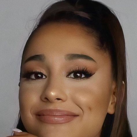 arianagzande on Instagram: "when did you become a fan of ariana?" Ariana Grande Eyebrows, Ariana Grande Makeup Looks, Ariana Grande Eyeliner, Ariana Grande Face, Ariana Grande Without Makeup, Ariana Grande Eyes, Ariana Grande Nose, Ariana Grande Makeup, Makeup 2017